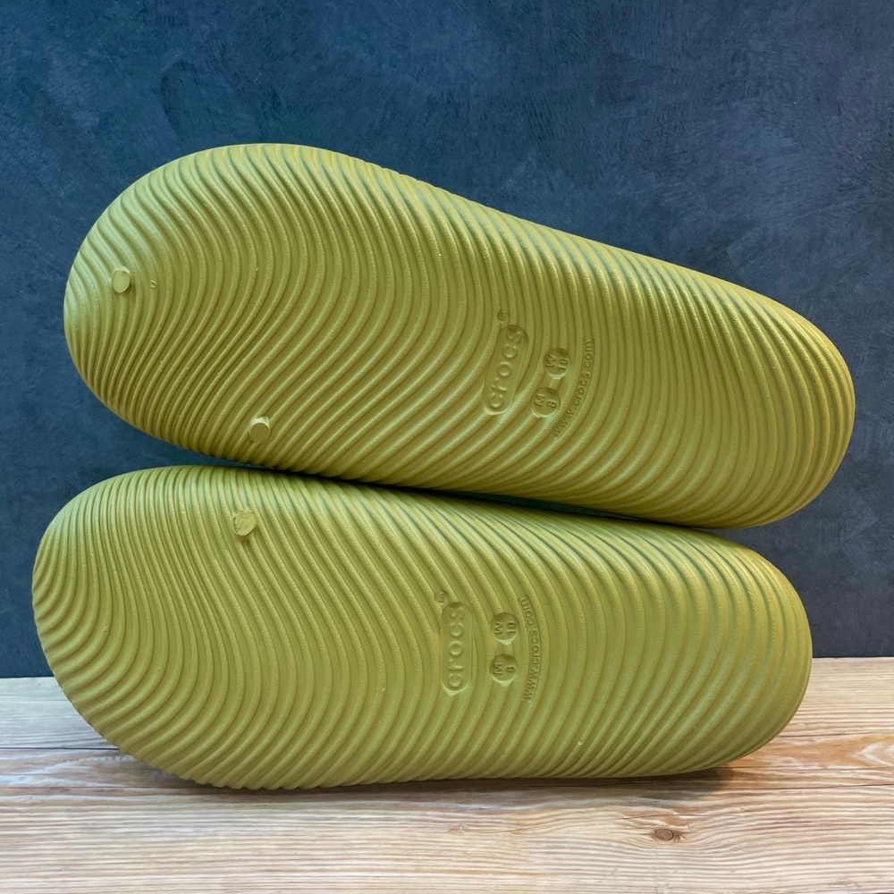 Crocs Mellow Recovery Slide - Picture 10 of 11